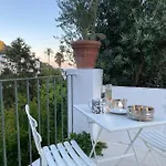 Bed and Breakfast Edivino Design Κάπρι